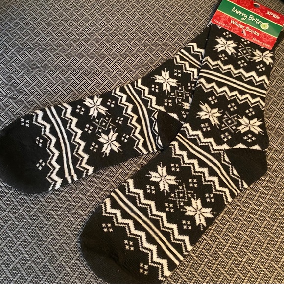 Merry Brite Winter Socks - Picture 1 of 4